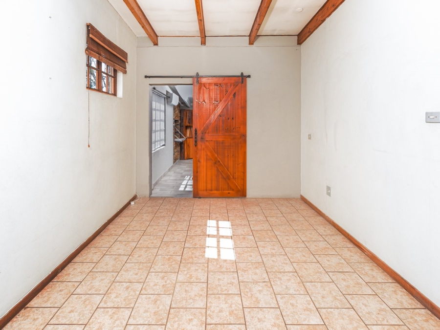 4 Bedroom Property for Sale in Ifafi North West